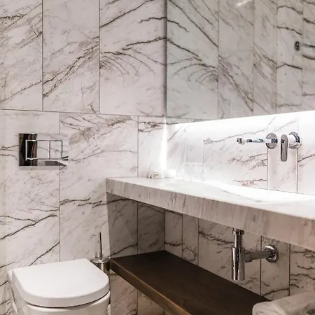 Aya Отель Драма